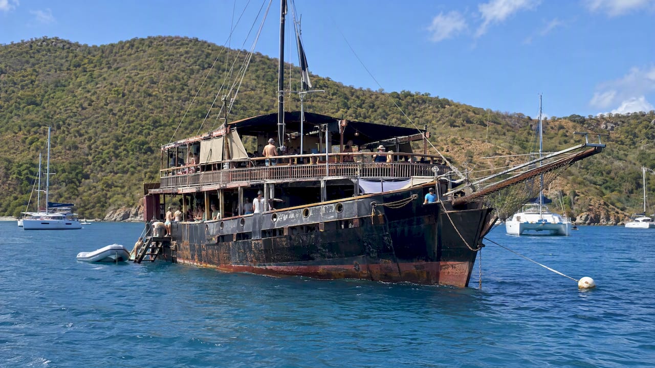 Willy T floating bar moored in The Bight